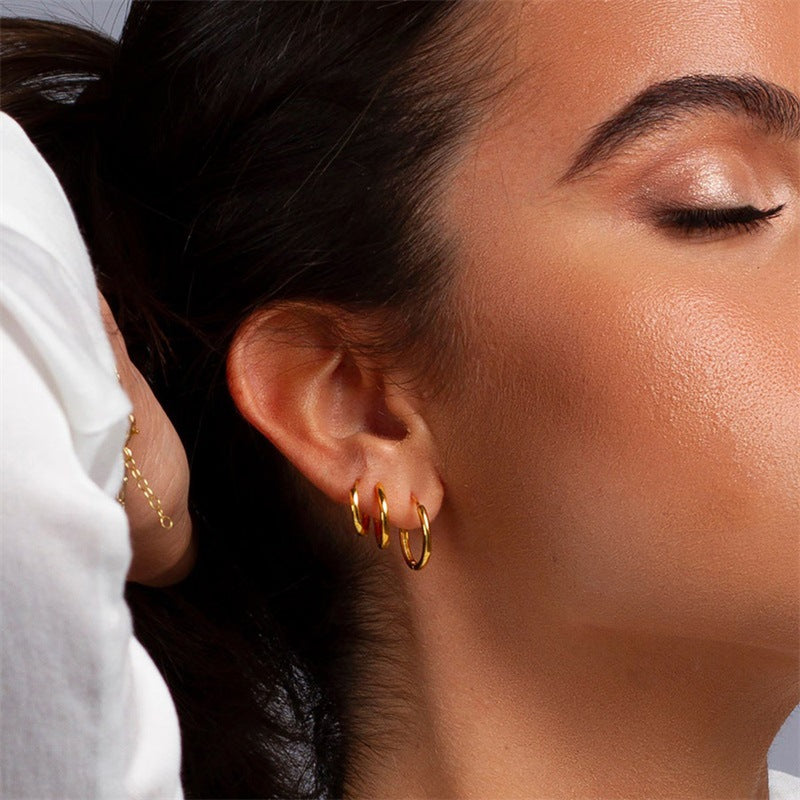 Amelia Classic Round Hoops