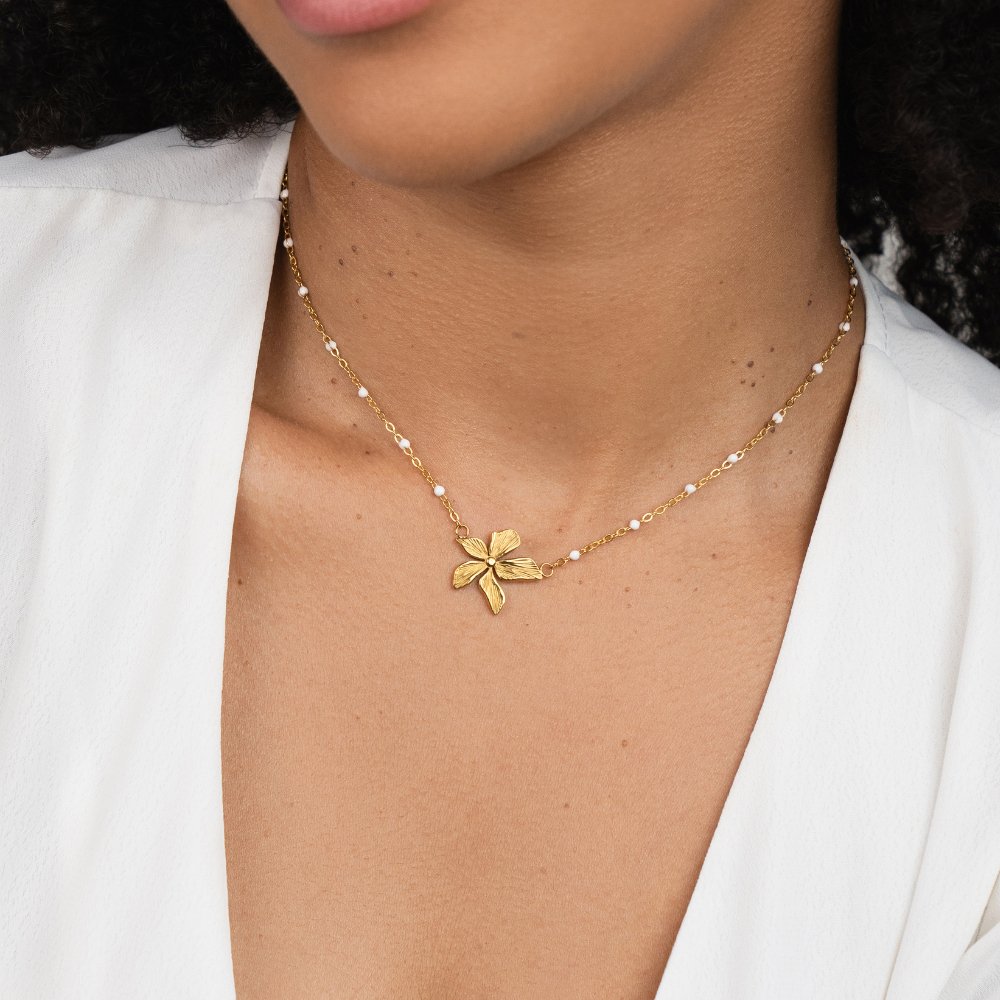 Florencia Flower Necklace